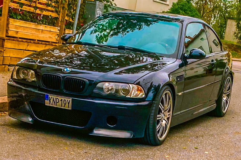 Mörkblå metallic BMW M3 Coupé E46 stulen på Östermalm, Stockholm