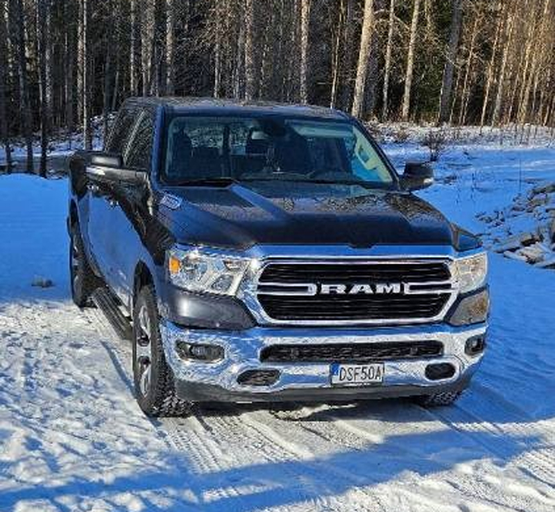 Svart RAM 1500 Crew Cab Big Horn stulen i Vålberg väster om Karlstad