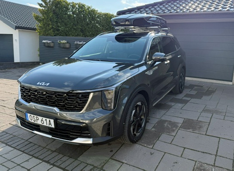 Grå metallic KIA Sorento stulen i Oxie, Malmö