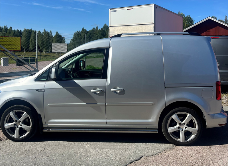 Silvermetallic Volkswagen Caddy Van stulen i Borlänge