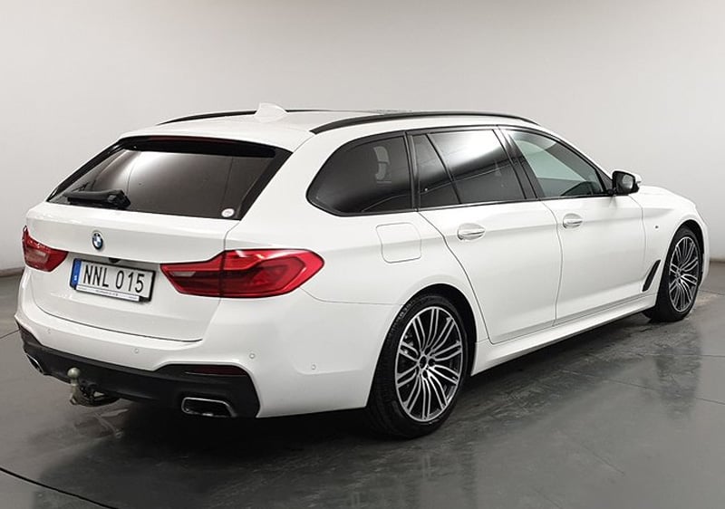 Vit BMW 540I Xdrive Touring stulen i Vaxmora, Sollentuna 