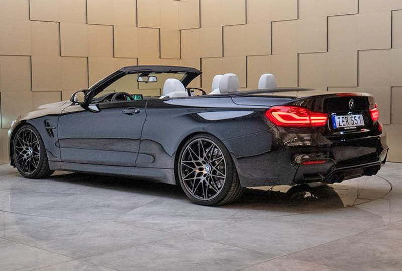 Svart BMW M4 Competition Cabriolet stulen på Lidingö