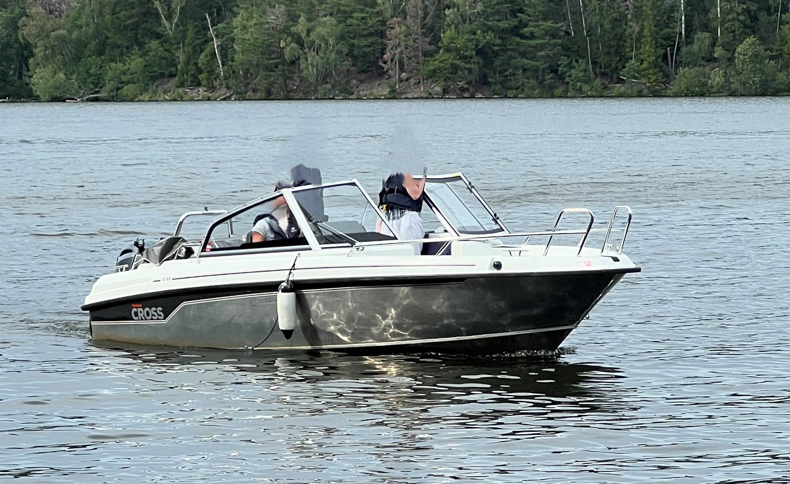 Yamarin Cross 57 BR stulen i Nykvarn