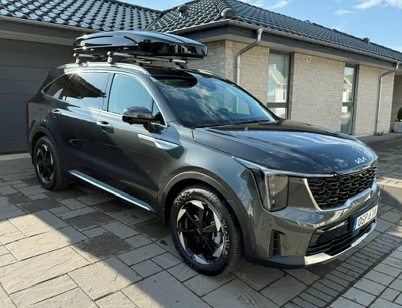 Grå metallic KIA Sorento stulen i Oxie, Malmö