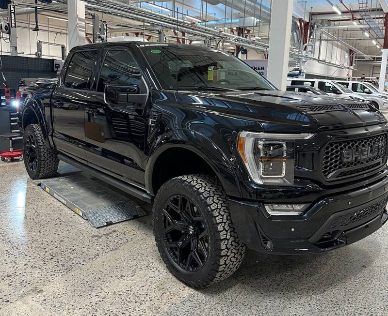 Svart Ford Shelby F-150 stulen i Skotselv, väster om Oslo, Norge