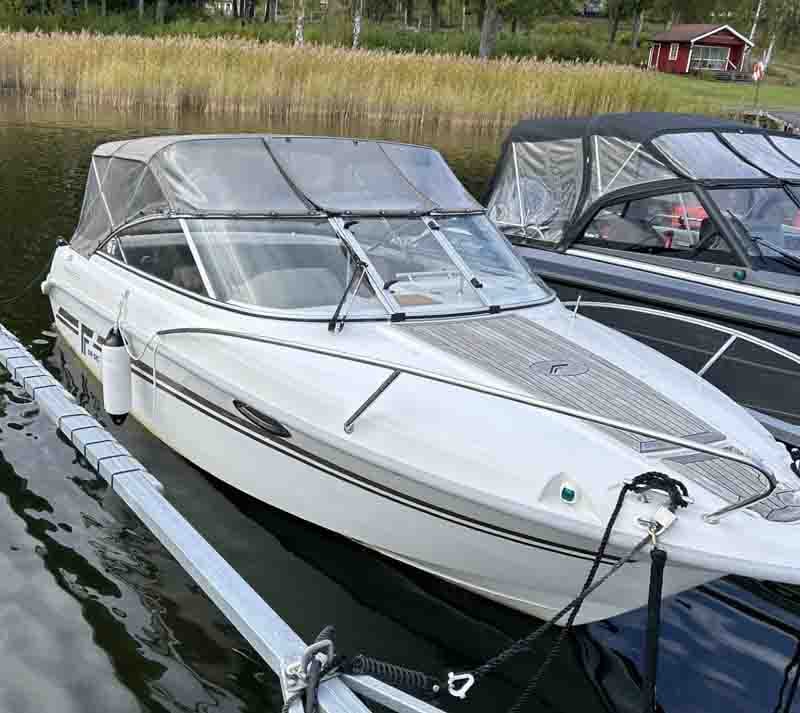 Finnmaster 62 DC med 150 hk Yamaha stulen i Näsbyviken, Stockholm 