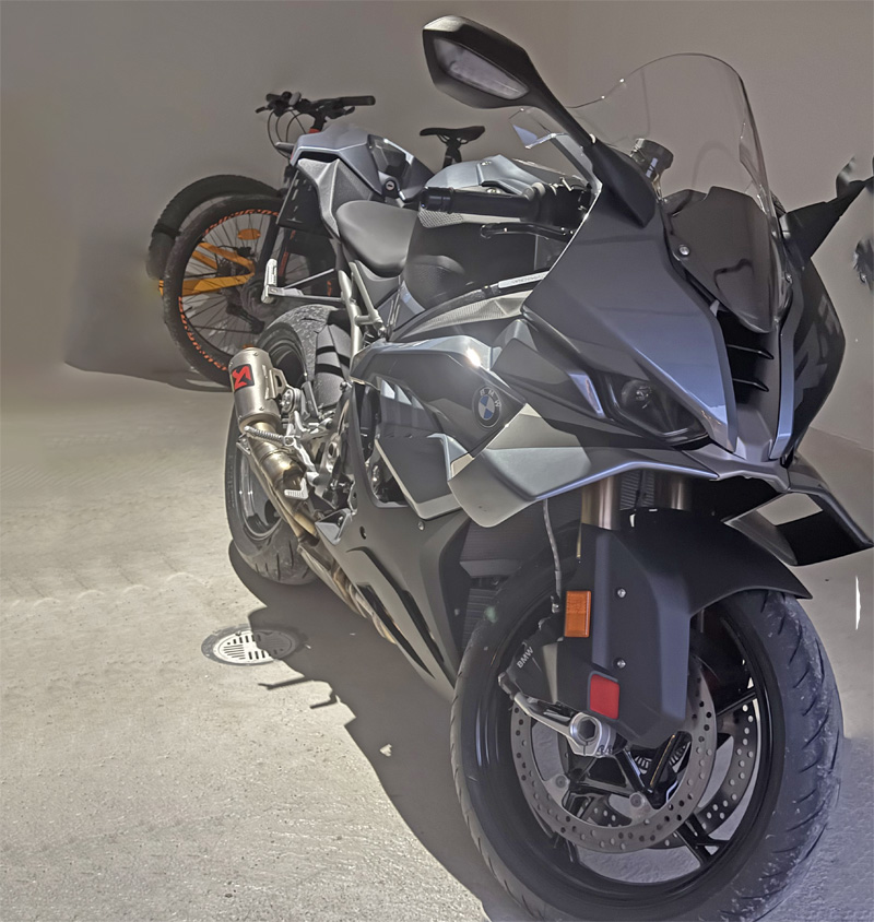 BMW S 1000 RR stulen i centrala Stockholm