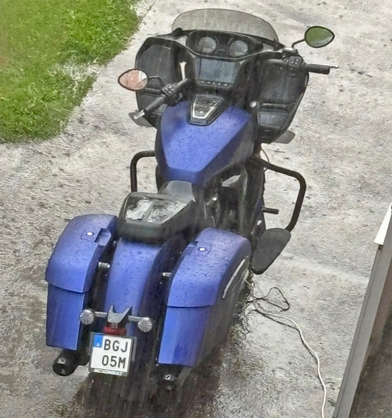 Indian Challenger Dark Horse stulen i Olsfors väster om Borås