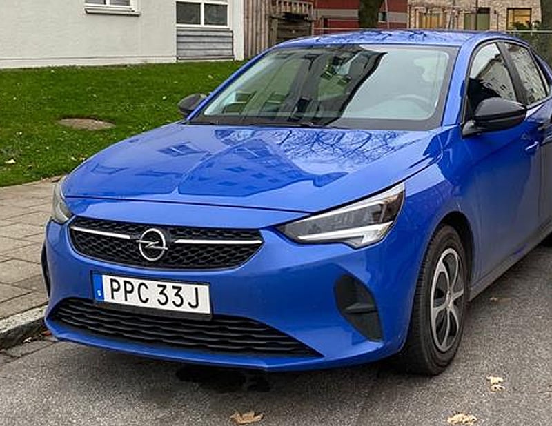 Blå Opel Corsa 1.2 Turbo stulen på Villa Björkhagen Camping i Jönköping