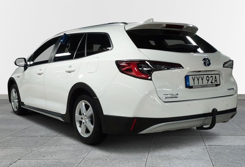 Vit Toyota Corolla Trek Hybrid stulen i Spånga, Stockholm