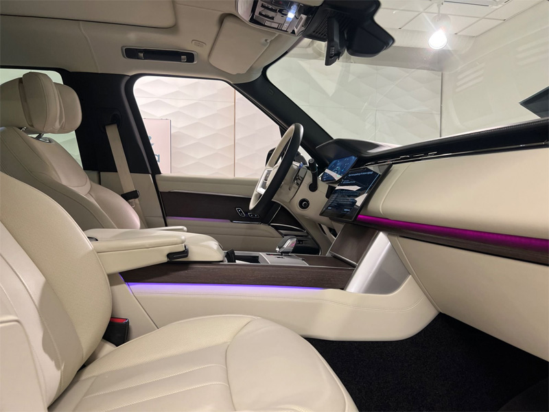 Grön metallic Land Rover Range Rover P550e Autobiography stulen i Hovås söder om Göteborg