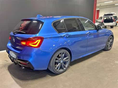 Blå BMW M140I Xdrive stulen i Saltsjöbaden utanför Stockholm