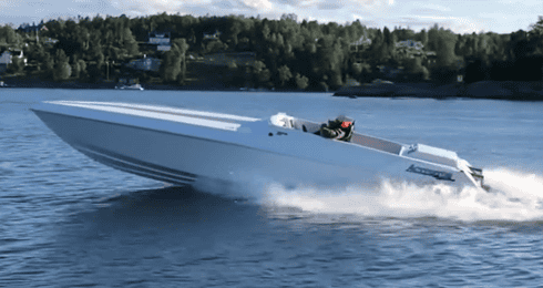 Activator 27 stulen på trailer ute på Torö, Nynäshamn 