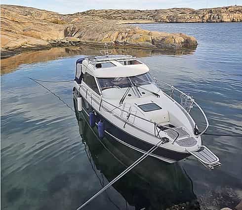 Aquador 23 HT stulen vid Ödby Ö, Hunnebostrand.
